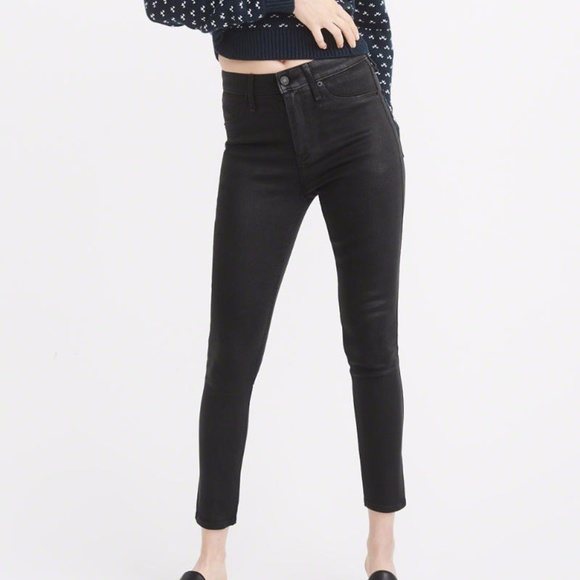 Abercrombie & Fitch Denim - COATED DENIM HIGH-RISE ANKLE JEANS Black Shine 26L